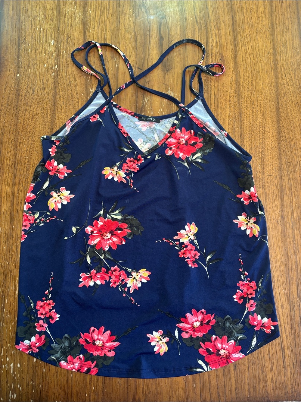 Strappy reversible tank